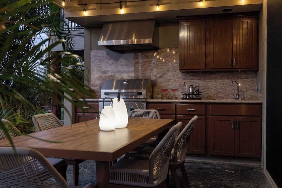 Covered patio with full outdoor cooking space