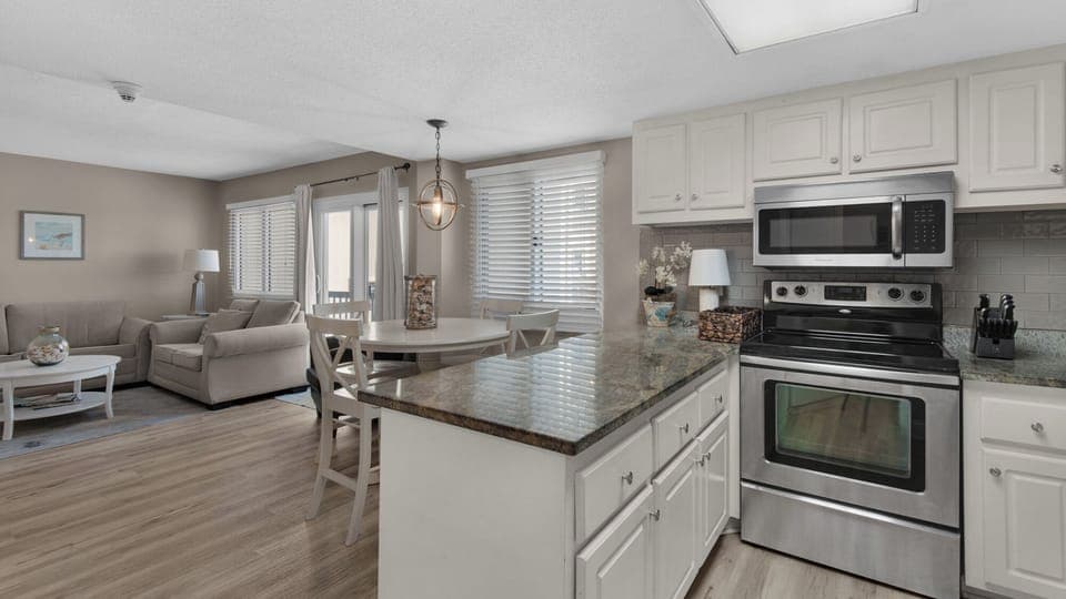 Pinnacle Port A113 - Kitchen