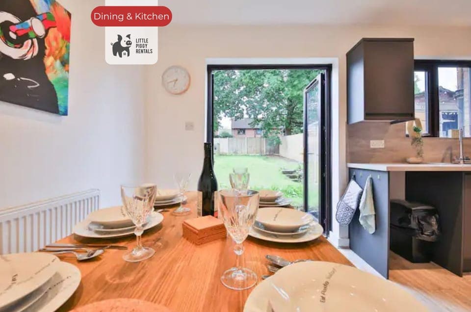 Dining at Little piggy rentals Short Lets & Serviced Accommodation