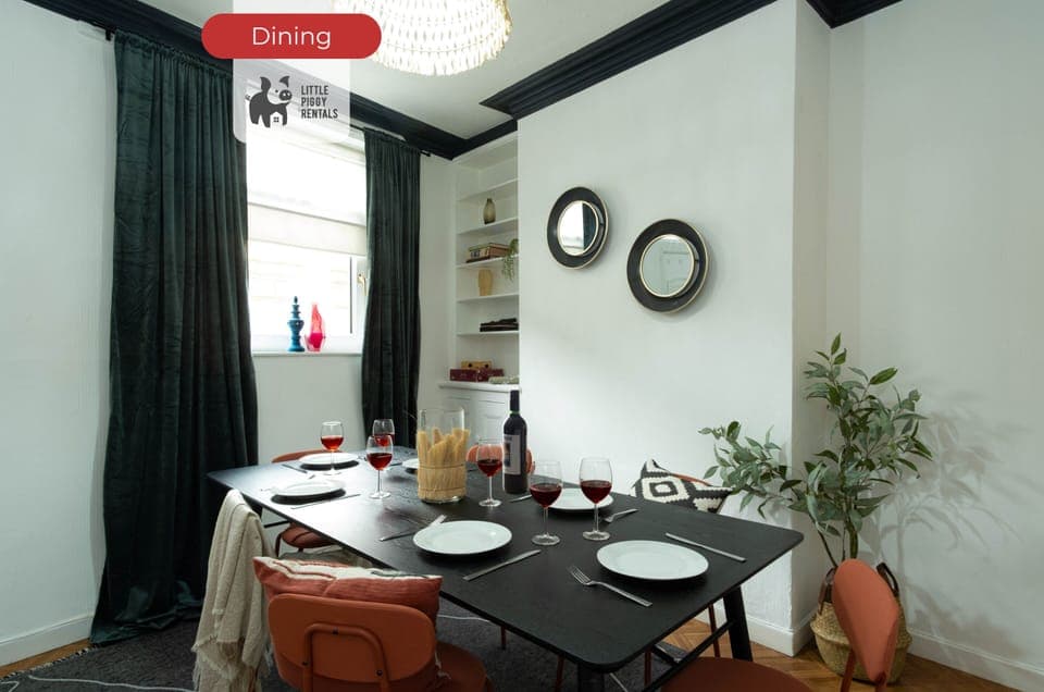 Dining at Little piggy rentals Short Lets & Serviced Accommodation