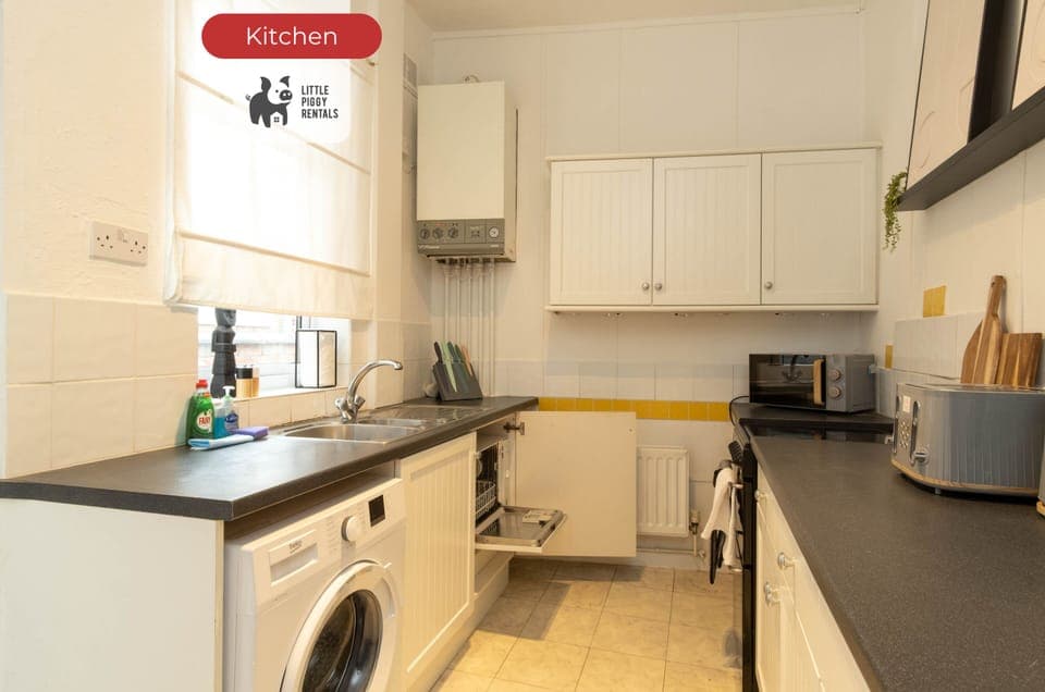 Kitchen at Little piggy rentals Short Lets & Serviced Accommodation