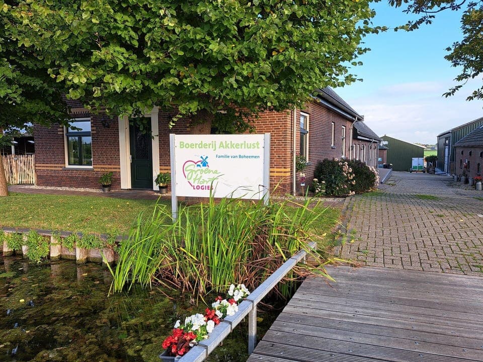 cab475c4bc149988-23346-acb3f9735c8ddab81756974261