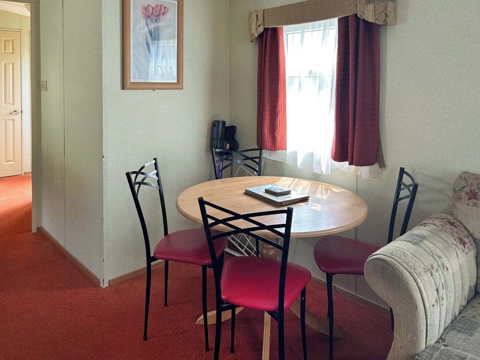 Dining Area | 136 Lakeside, Burnham-on-Sea