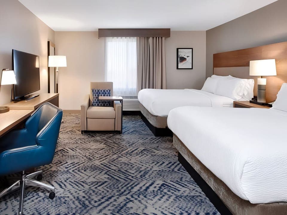 Unit with 2 Queen Beds