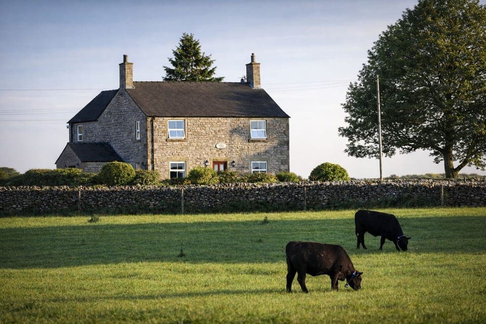 Endmoor Farmhouse - Sleeps 8 guests