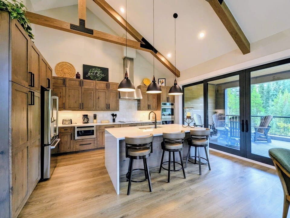 Sumptuous kitchen amenities