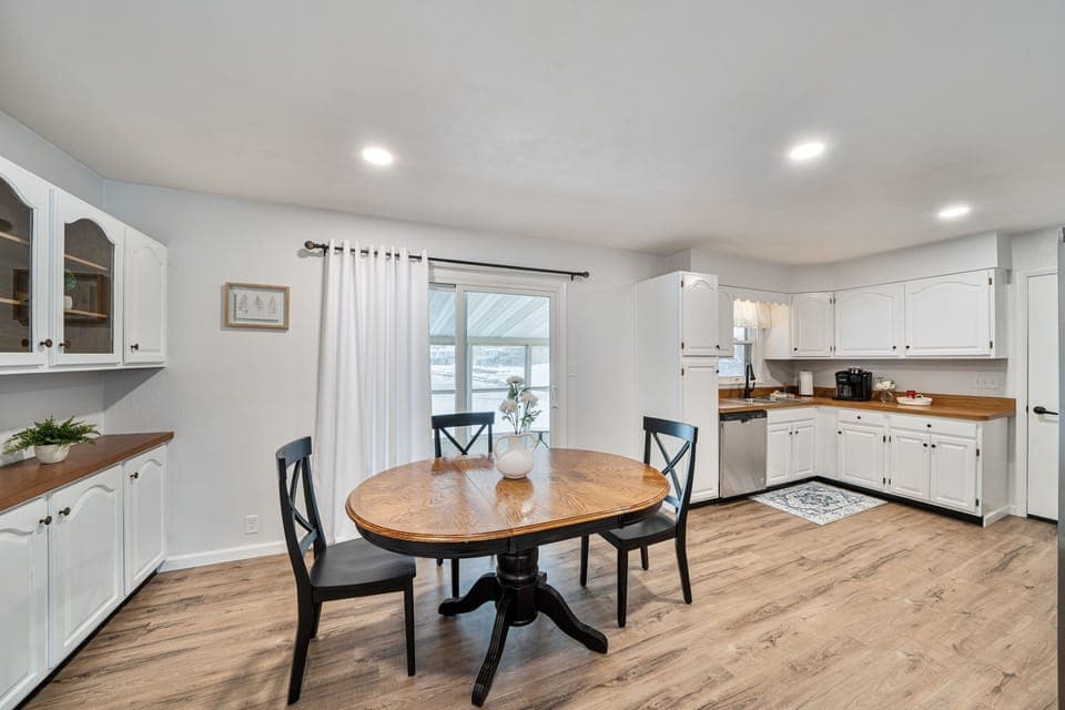 Dining room/ Kitchen