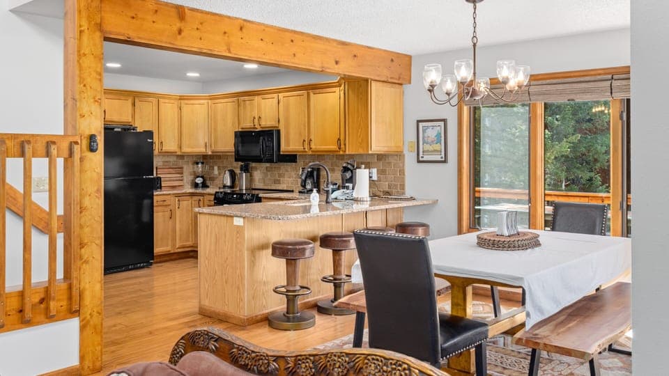 Indoors, Dining Table, Furniture, Table, Dining Room