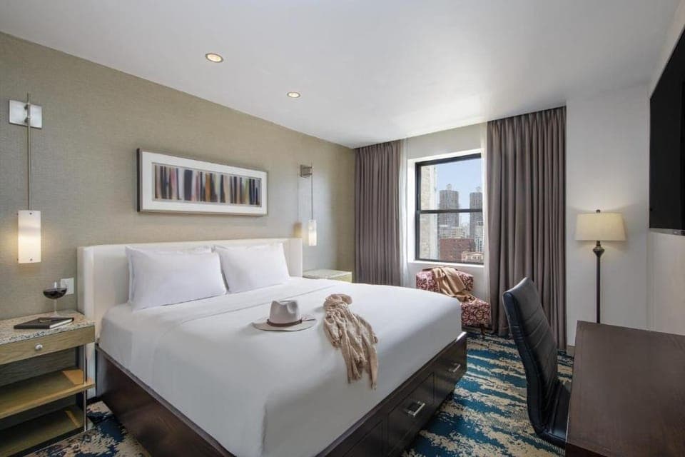 Unit with 1 King bed