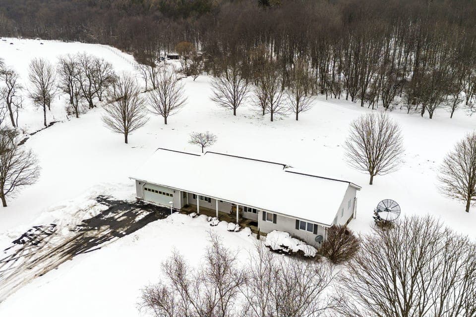 Little Valley Vacation Rental | 3BR | 2.5BA | 1,832 Sq Ft | 2 Steps to Enter