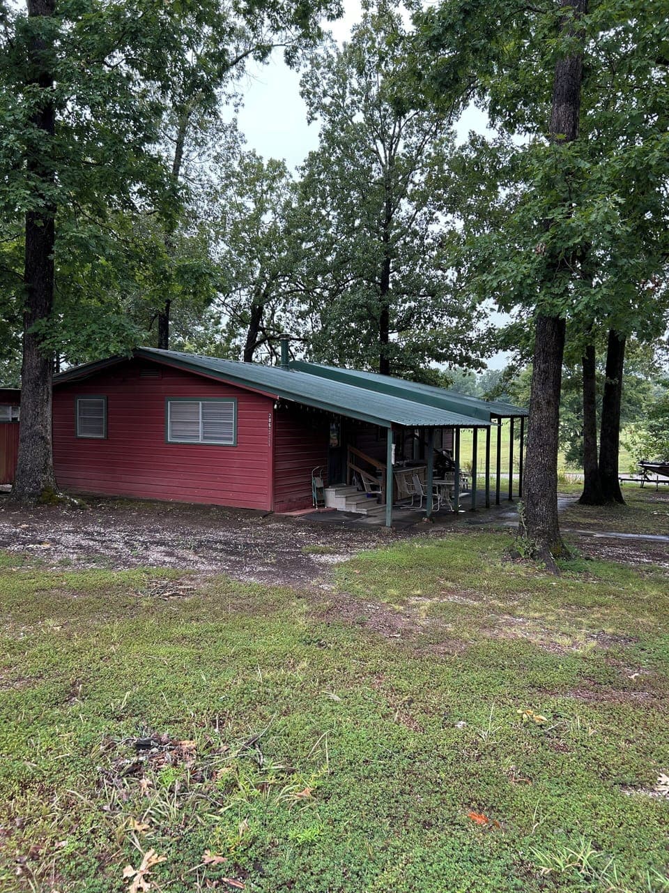M L Cabin side view facing Woodeker