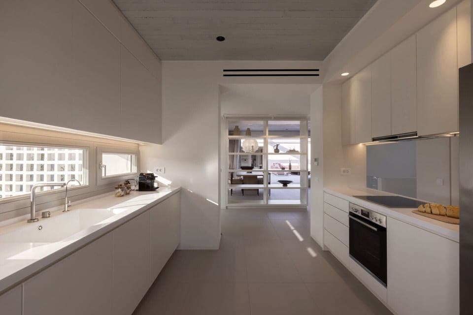 The fully equipped, contemporary kitchen in the south wing.