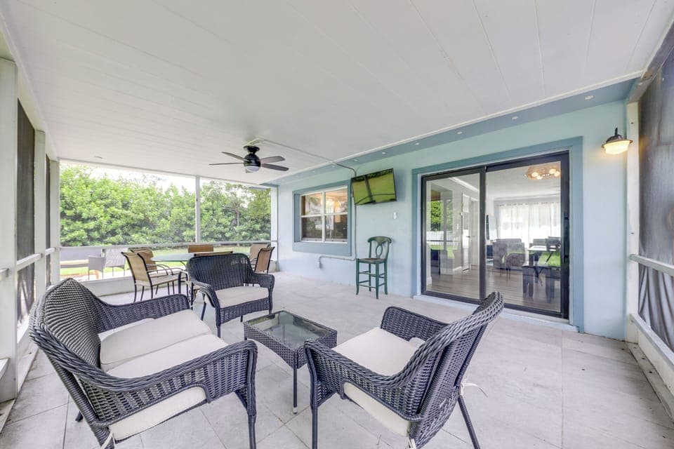 Pompano Beach Vacation Rental | 3BR | 2BA | 1,300 Sq Ft | 1 Step to Enter