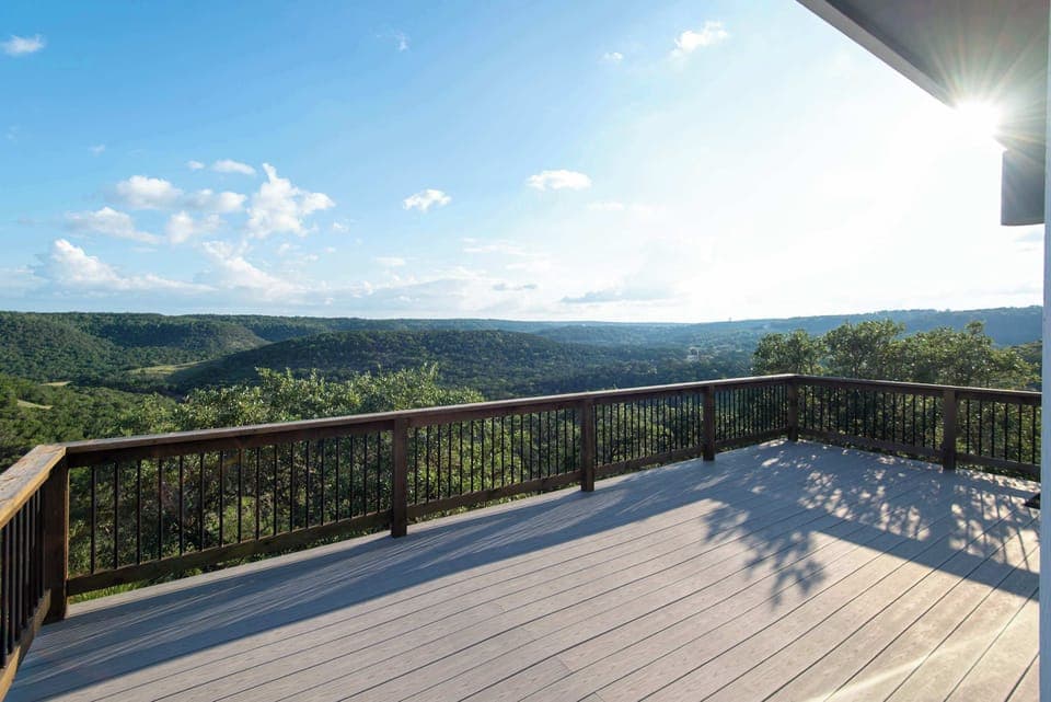 Step onto the balcony and take in sweeping views of Canyon Lake and the Hill Country—a peaceful spot for morning coffee or evening sunsets.