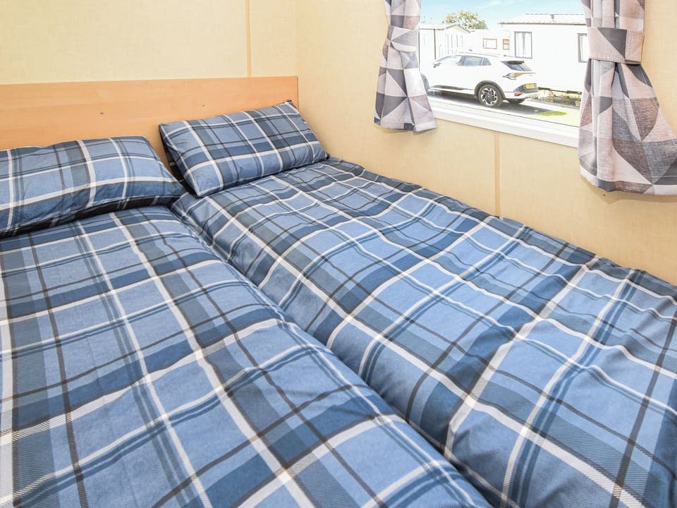 Twin bedroom | J and M Retreat, Morecambe