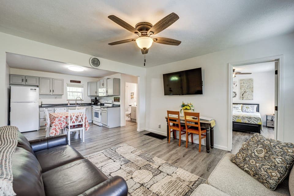 Williamstown Vacation Rental | 2BR | 1BA | 970 Sq Ft | 1 Step to Enter