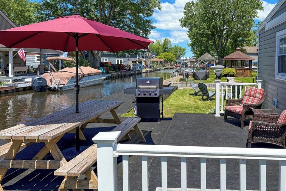 Ashville Vacation Rental | 2BR | 2BA | 1,100 Sq Ft | 2 Steps to Enter