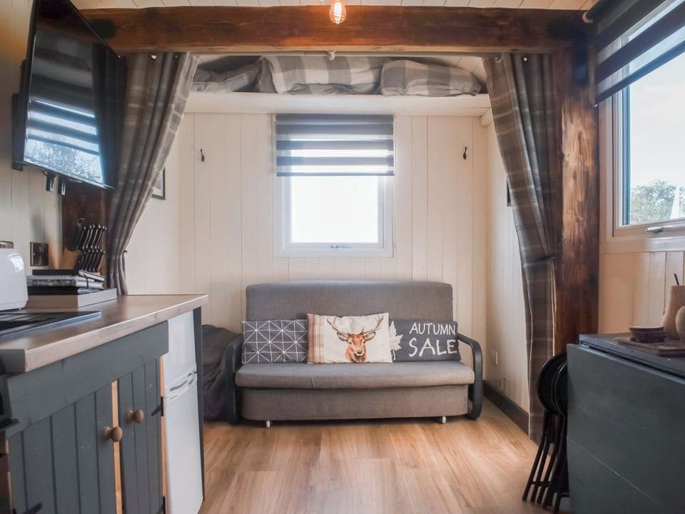 Interior | Shepherds Hut - Hillcrest, Ribble Valley-Forest of Bowland 