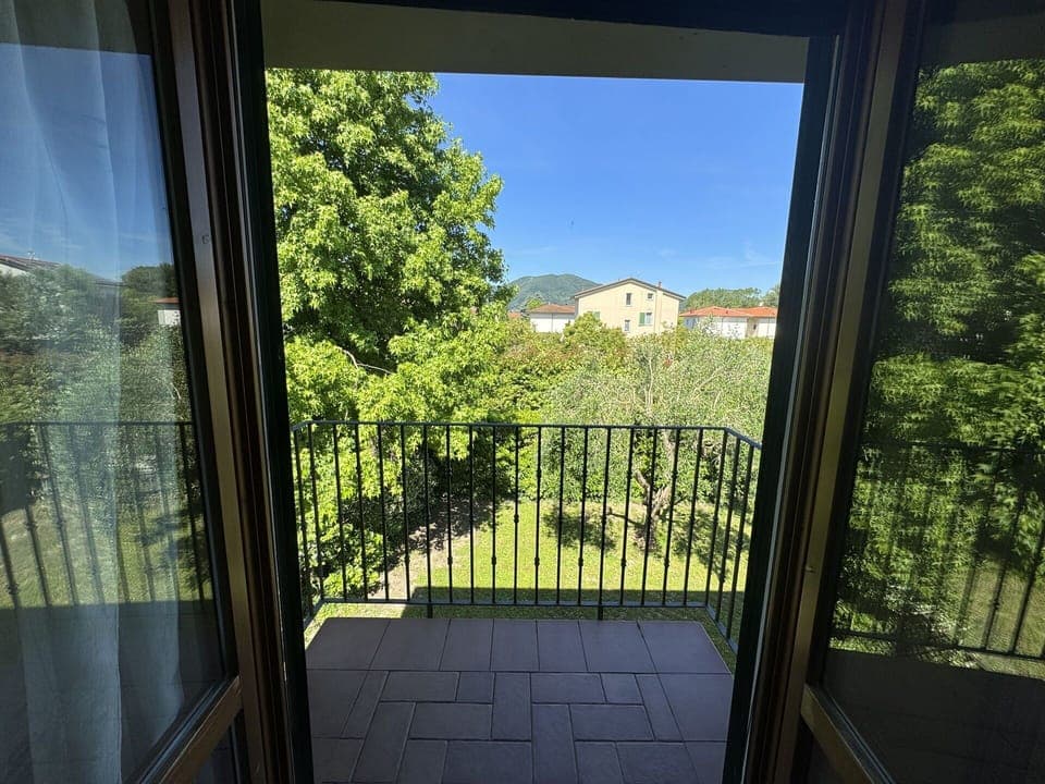 Balcony, Fence, Handrail, Porch, Baluster