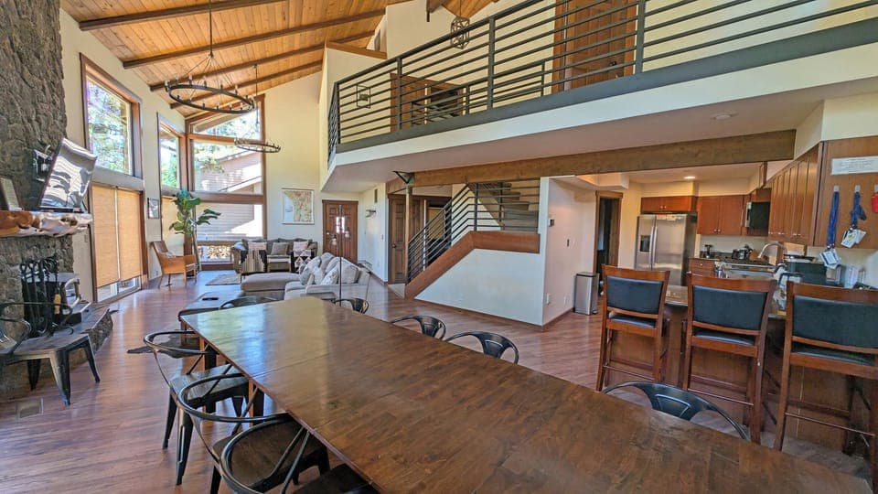 Indian 3 - Main Floor Living, Dining, Kitchen, 1 Bedroom, 1 bath