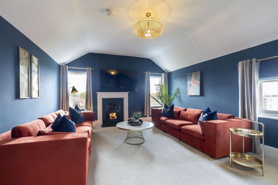 Living Room / Lounge