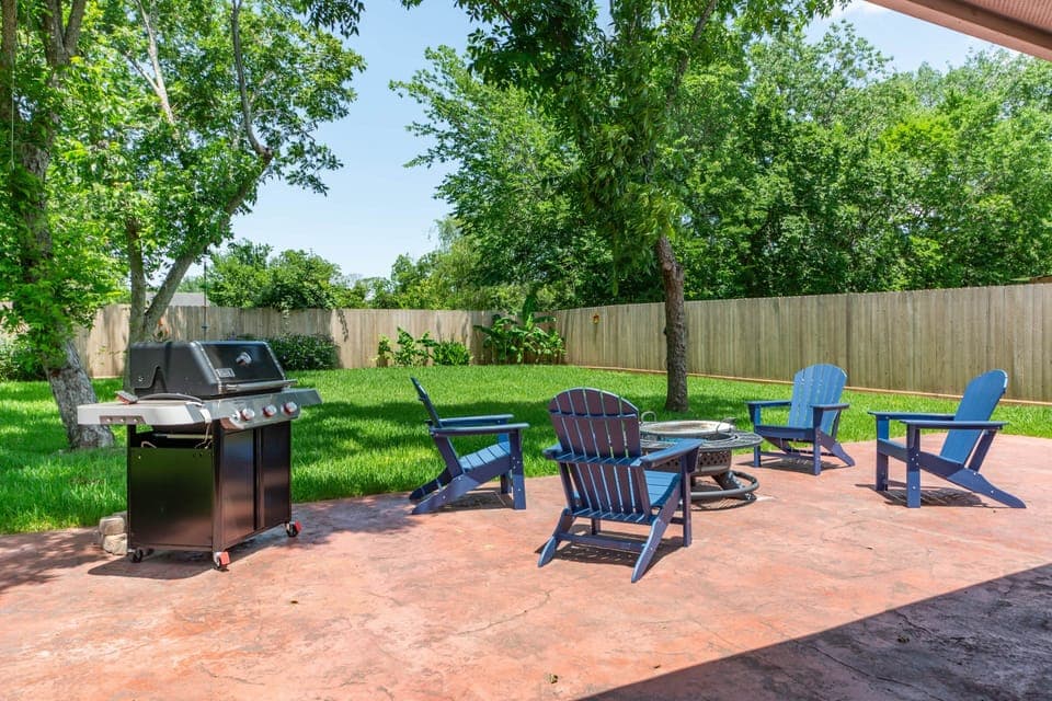 Back patio firepit and grill