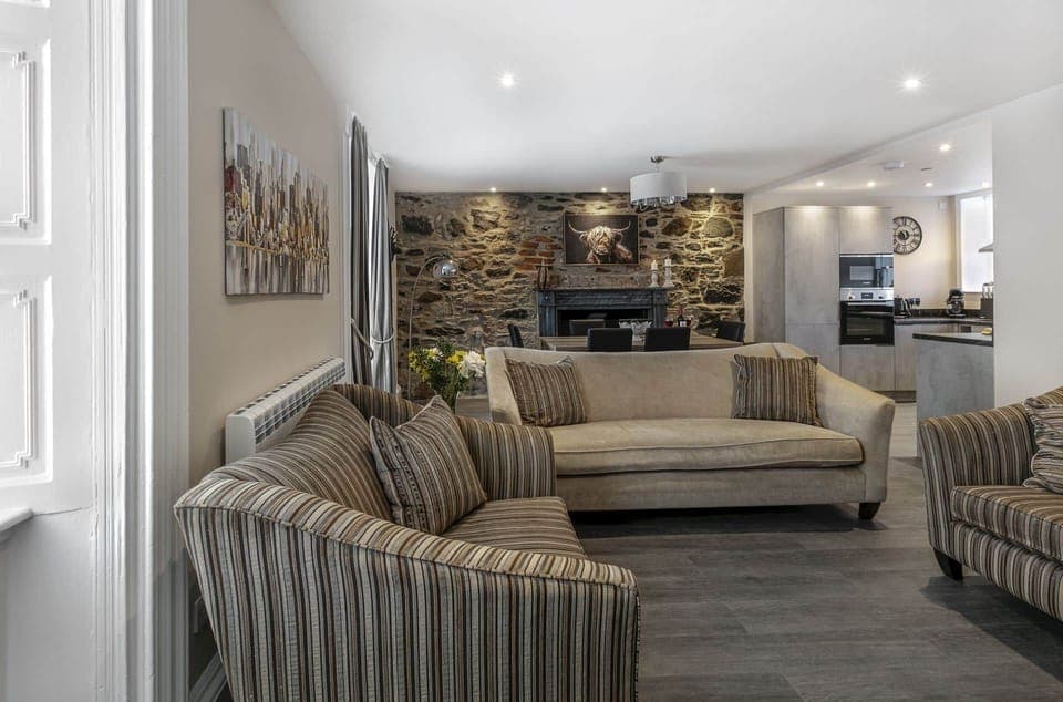 Scalpsie Open Plan Lounge