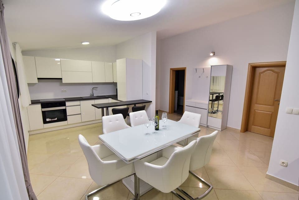 Dining room 2