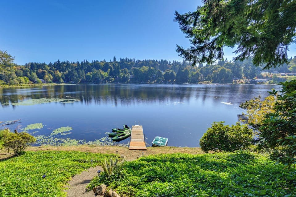 Private Dock | Pedal Boat | 4 Kayaks