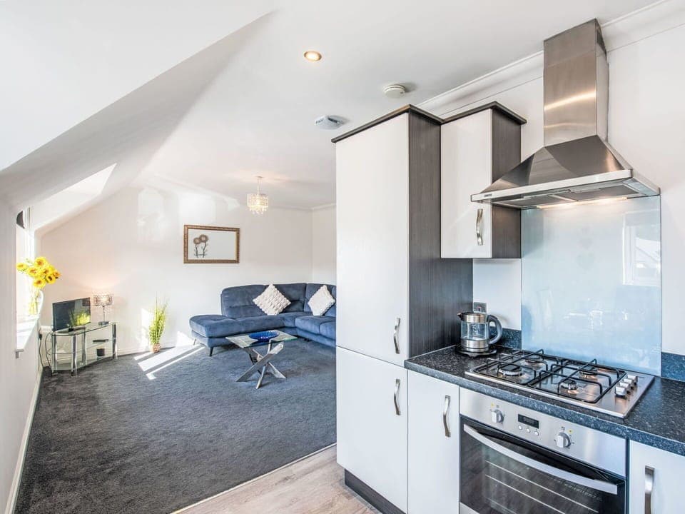 Resort, Swimming Pool, Condominium, Seaside Resort, Resort Town, Hotel, Beach, Villa