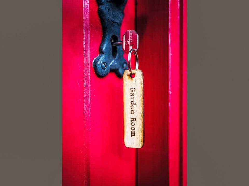 Apartment, Estate, Yard, Lawn, Landscaping, Balcony, Villa