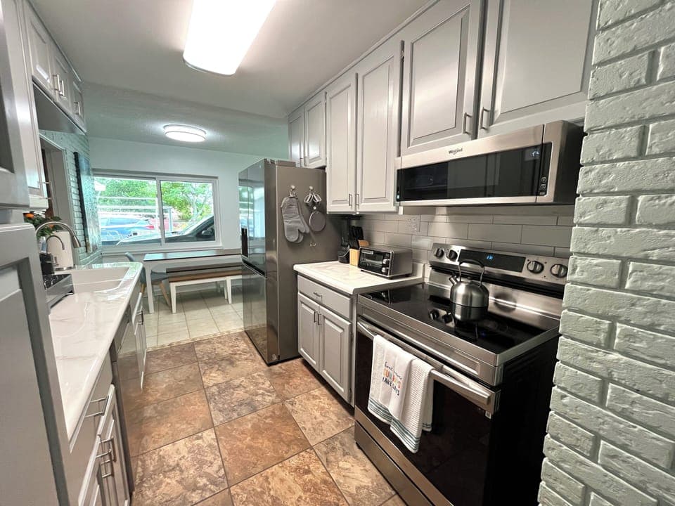 Full Kitchen