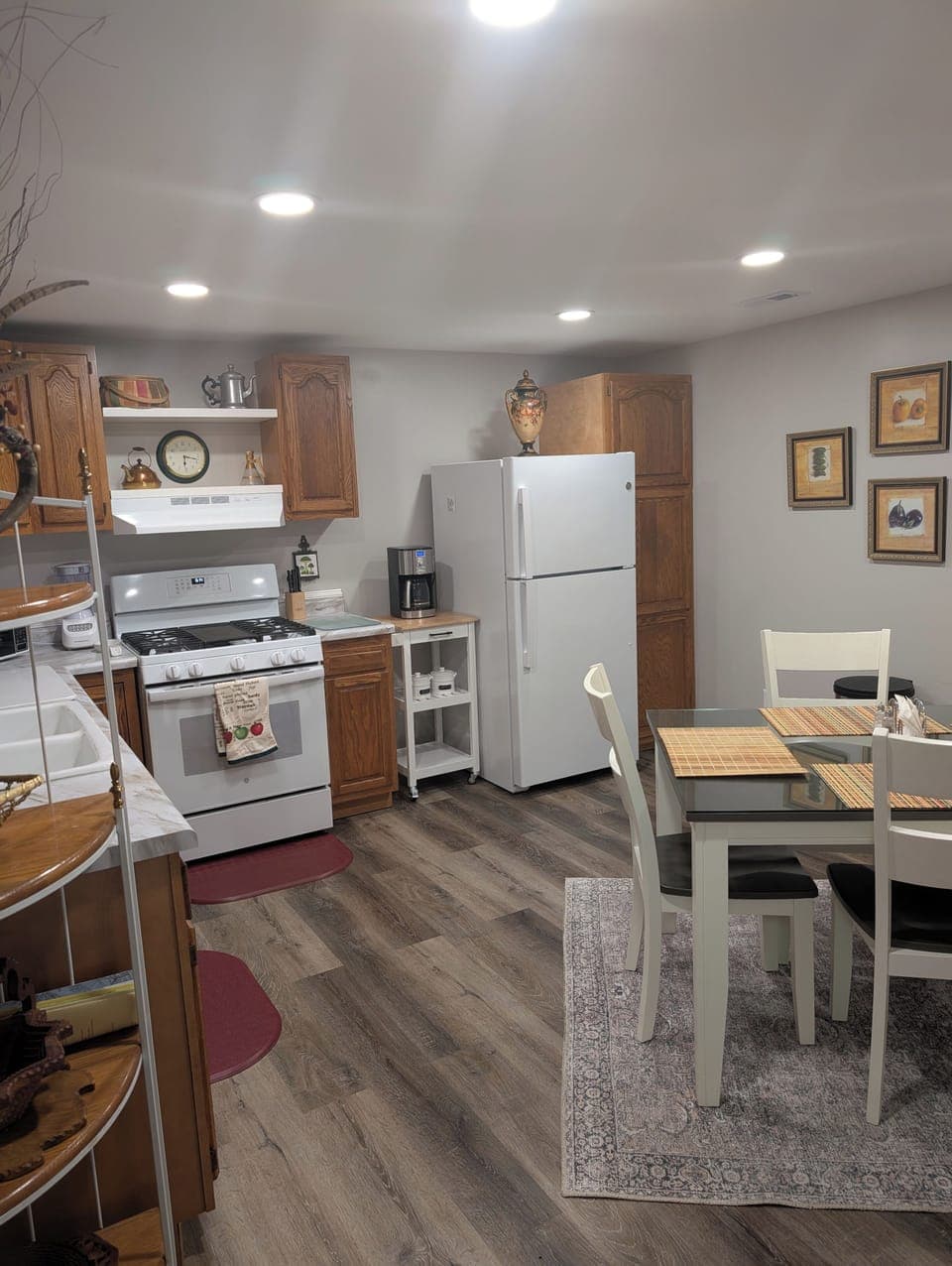 Downstairs kitchen 