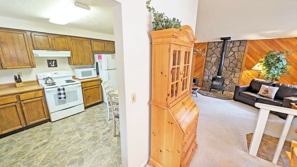 Dining to Kitchen