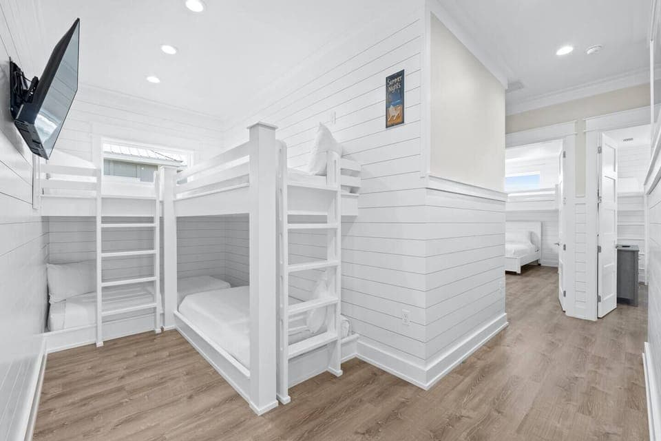 Bunk area with 4 twin beds
