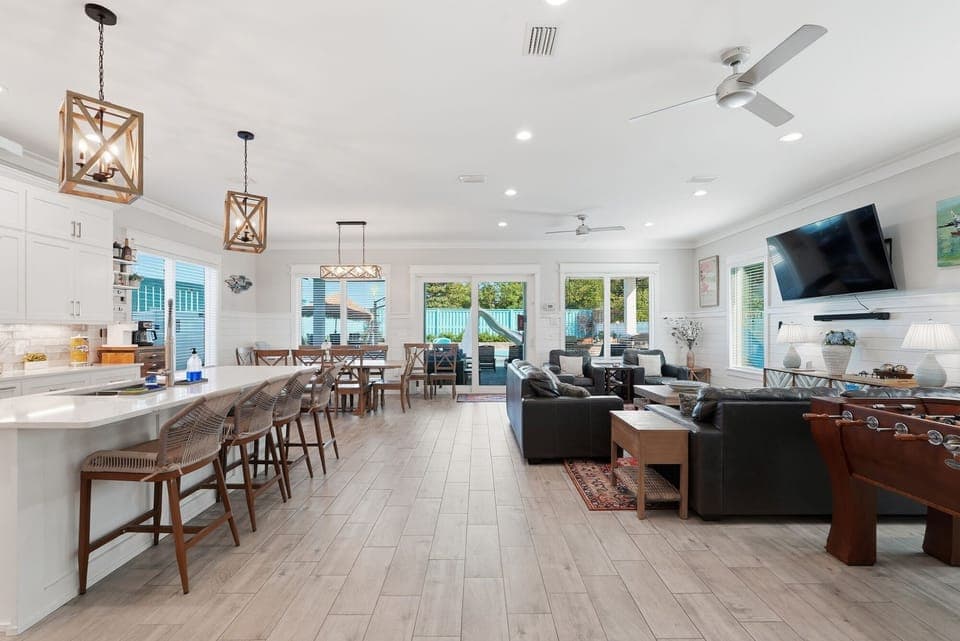 Open design kitchen, living and dining area for large groups