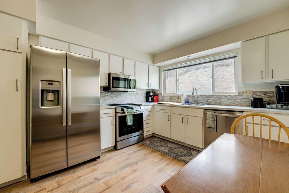 Kitchen | Drip Coffee Maker & Keurig