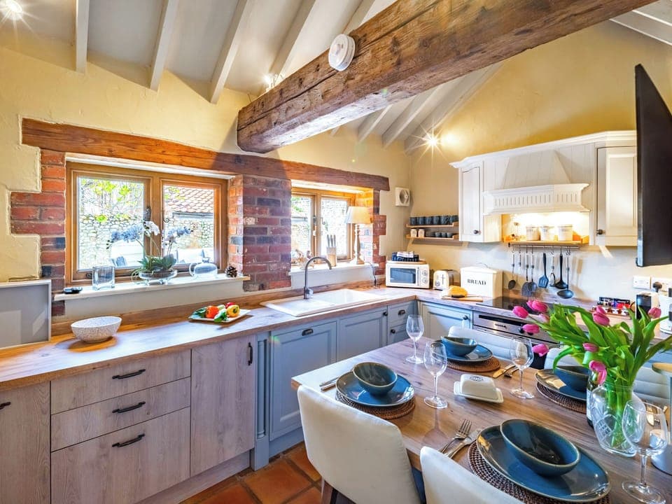 Kitchen/diner | The Old Bakehouse, Langham