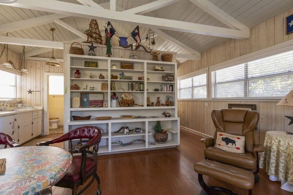 Indoors, Furniture, Living Room, Hardwood, Chair