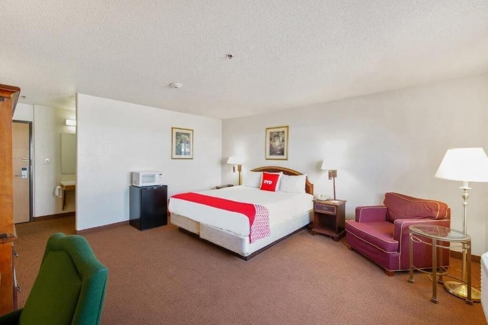 Stretch out in a spacious king room made for relaxing.