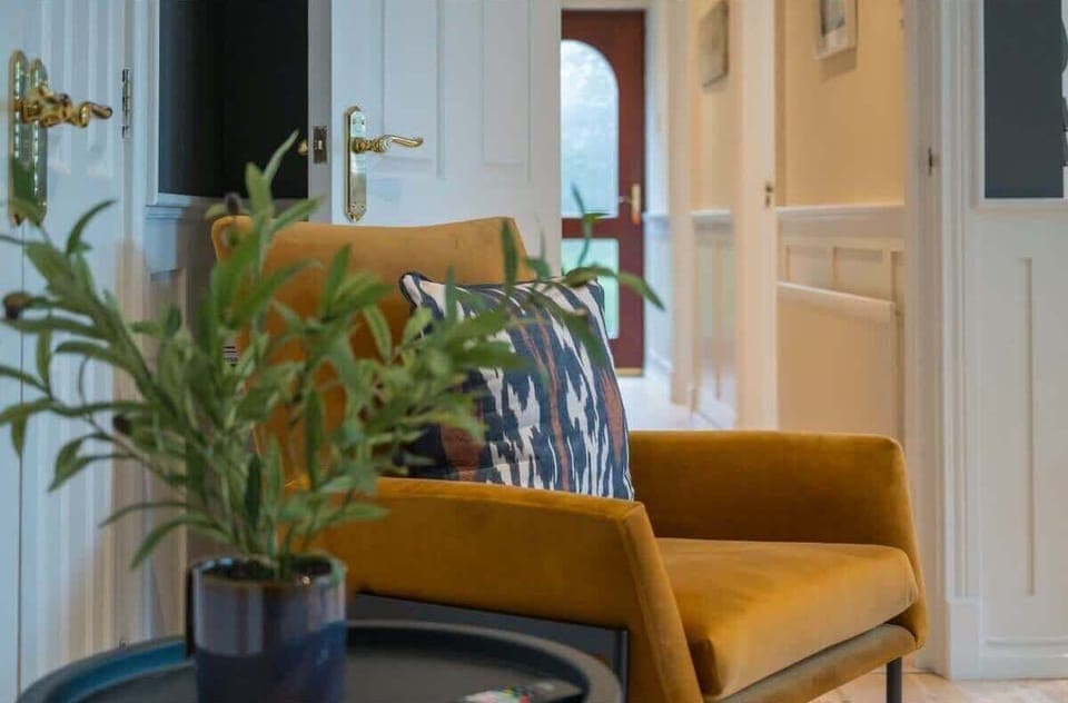 Living Room / Lounge