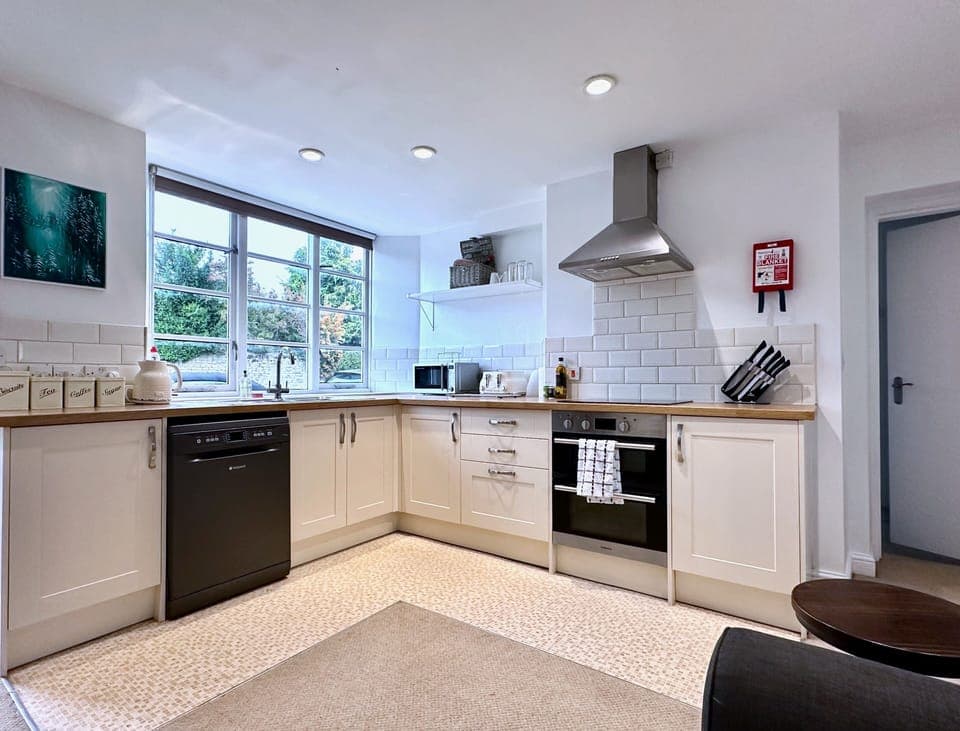 Fully equipped kitchen for cooking