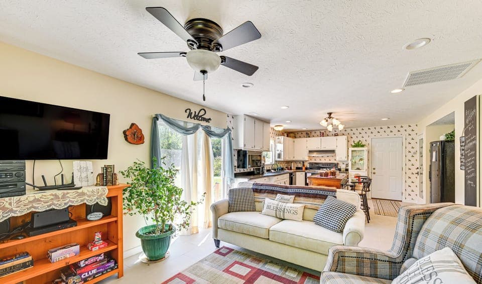 Delphi Vacation Rental | 1BR | 1BA | 1,352 Sq Ft | 1 Step to Enter