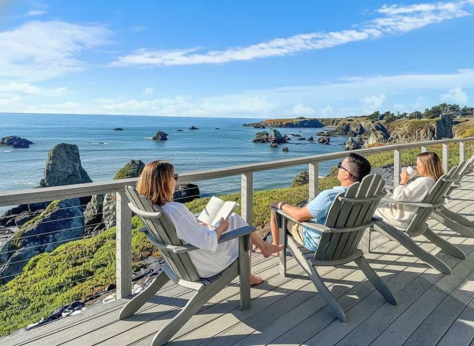 Enjoy calm ocean views from comfy deck chairs. It’s a peaceful spot to read, sip a drink, and relax by the coast. Simple, quiet, and perfect for unwinding.
