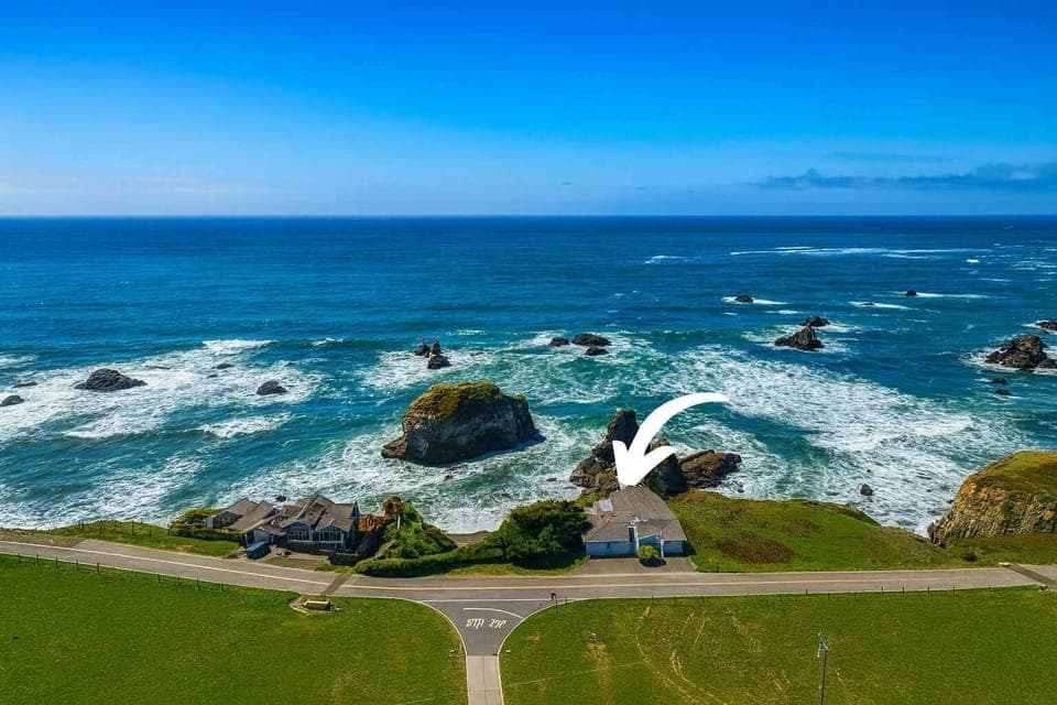 This home sits along a rugged shoreline with wide ocean views. A quiet spot where you can enjoy fresh air, rolling waves, and plenty of natural beauty.