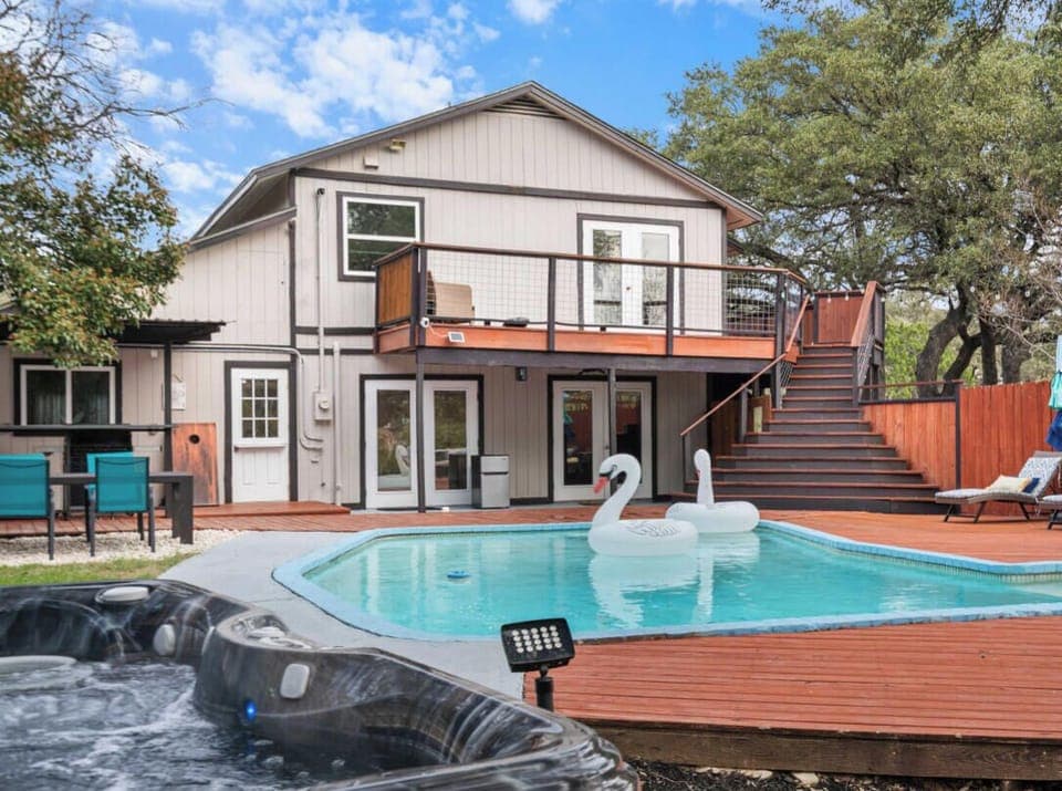 Pool, spa, BBQ, & loungers. It’s basically a private resort.