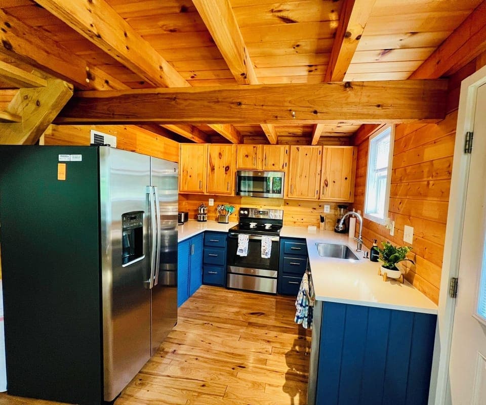 Full kitchen