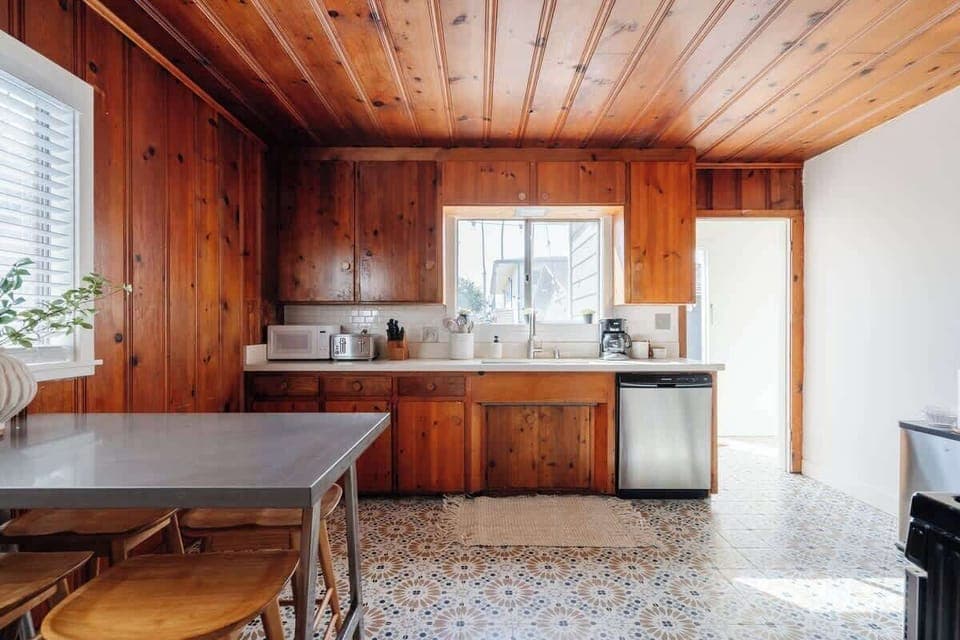 You will quickly forget about your kitchen amenities once you set your sights on our modern cooking appliances.