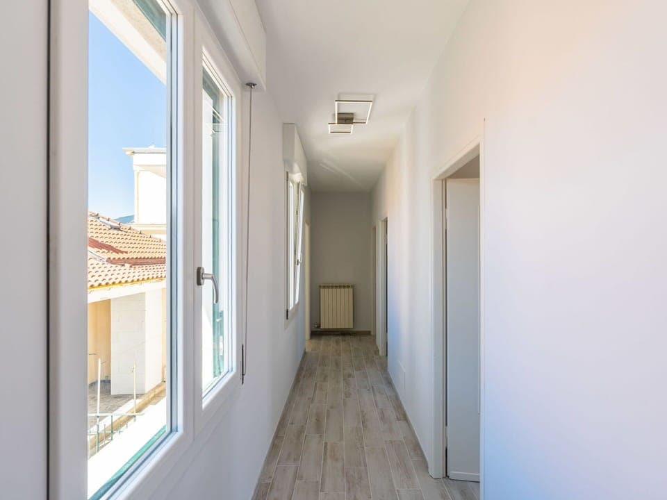 Flooring, Floor, Composite Material, Apartment, Ceiling, Wood Flooring, Wood Stain, Daylighting, Hardwood, Paint