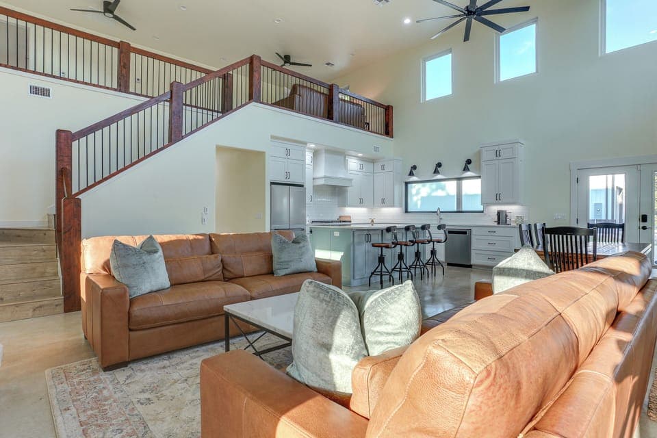 Living Room | Smart TV | Gas Fireplace | Free WiFi | 1st Floor